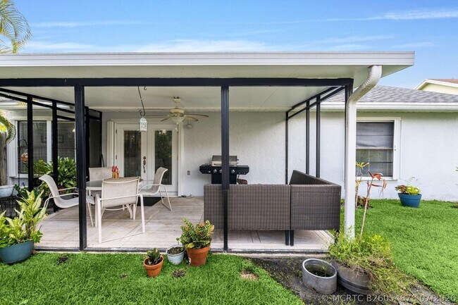Building Photo - 1599 Bayridge Pl