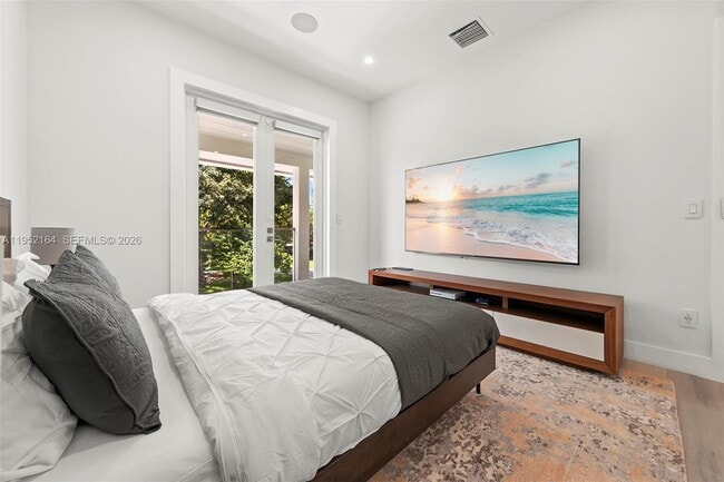 Building Photo - 13600 SW 67th Ave