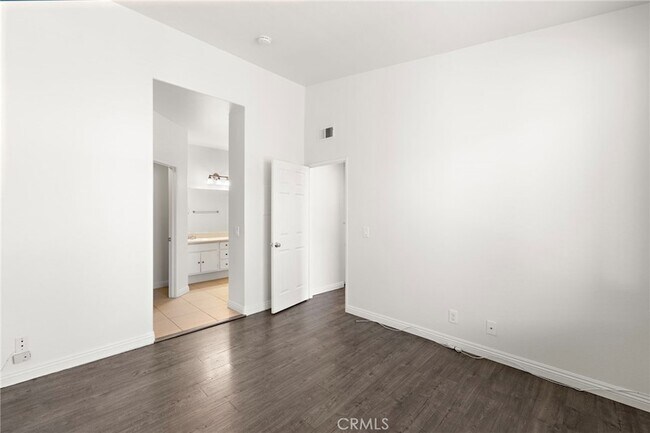 Building Photo - 1150 S Positano Ave