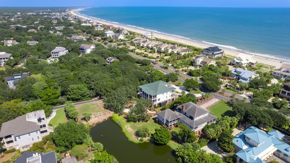 Building Photo - 111 Dune Oaks Dr