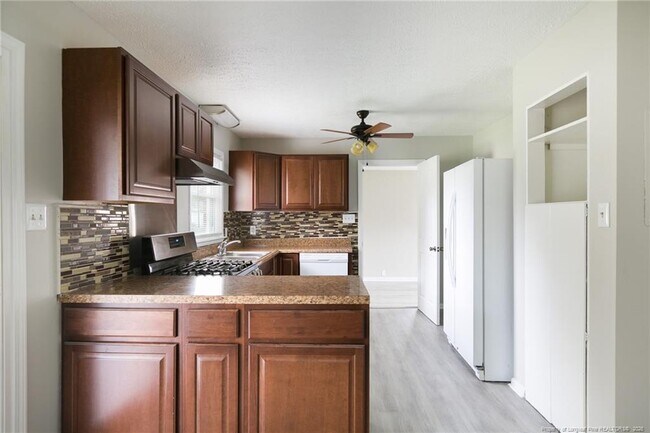 Building Photo - 304 Longhorn Dr