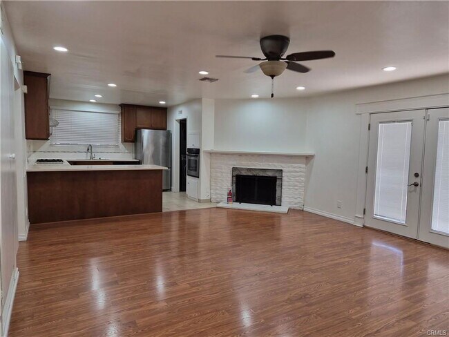 Building Photo - 23376 Hartland St