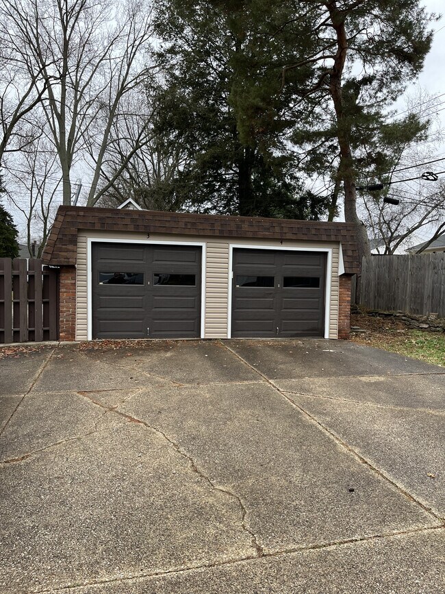 Building Photo - 1516 Avery St