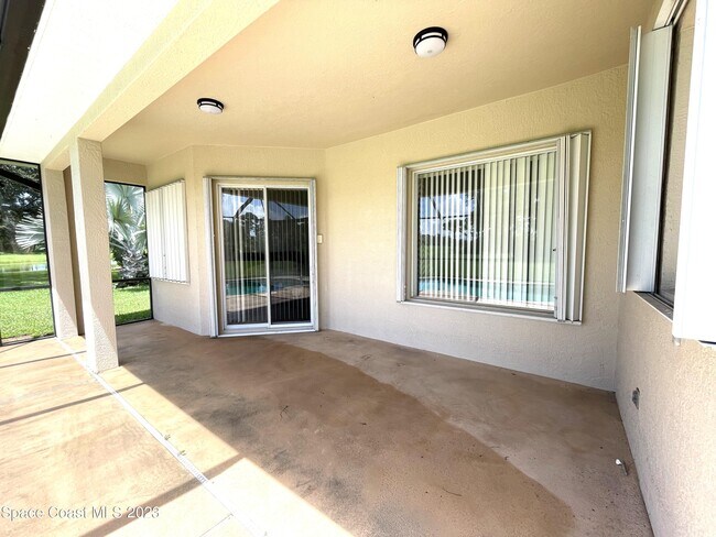 Building Photo - 1896 Windbrook Dr