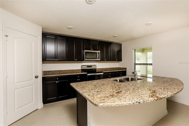 Building Photo - 35681 Rose Moss Ave