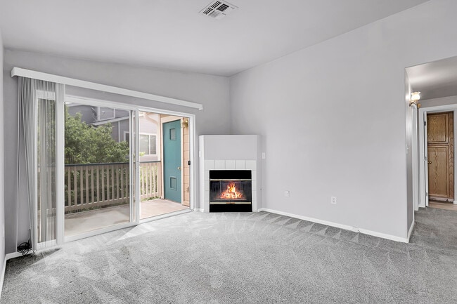 Building Photo - 8475 Pebble Creek Way