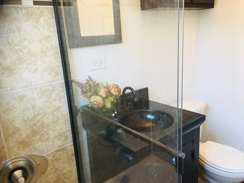 Building Photo - 2120 Grand Ave