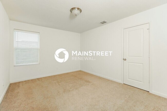 Building Photo - 3 Bedroom Pet-Friendly Home in SAINT HEDWI...