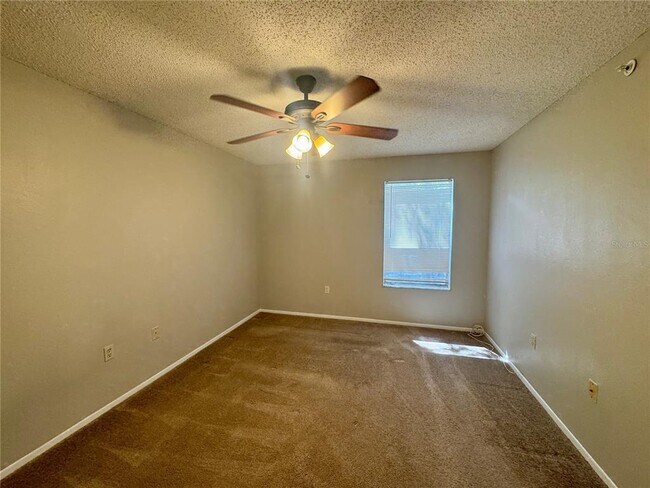 Building Photo - 633 Buoy Ln