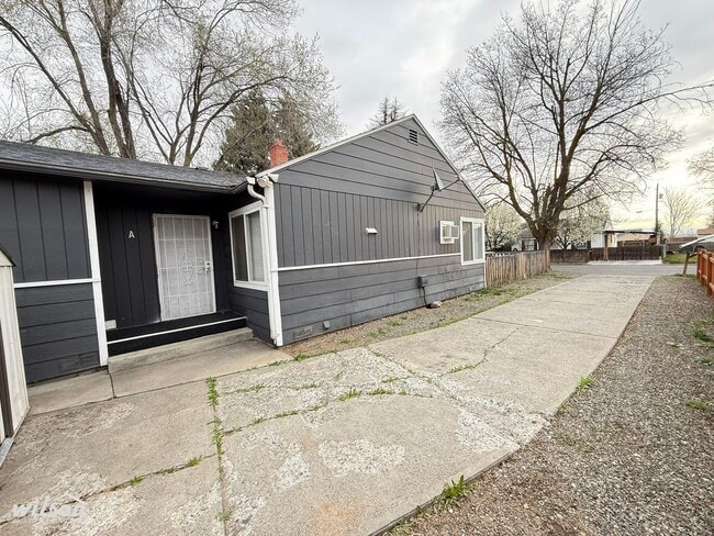 Building Photo - 808 S 2nd Ave