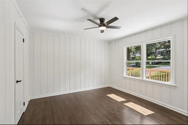 Building Photo - 1367 Pollard Dr SW