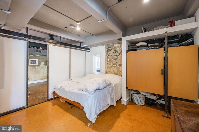 Building Photo - 144-50 W Laurel St