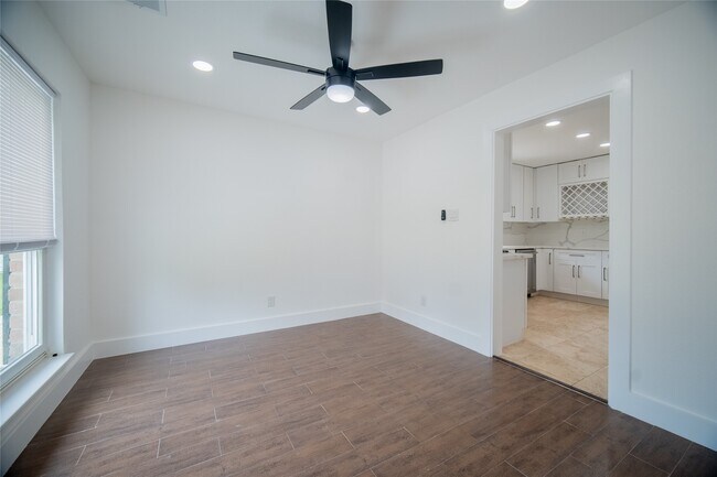 Building Photo - 4815 Caris St