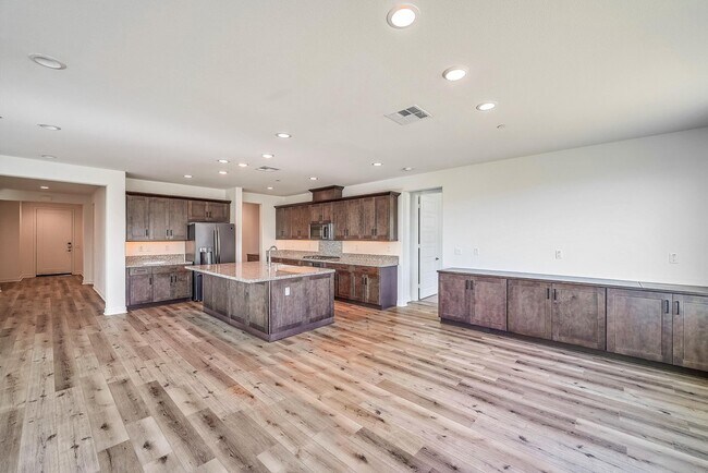 Building Photo - 34166 Willow Stone St