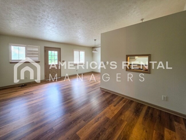 Building Photo - 3100 Apple Valley Ln