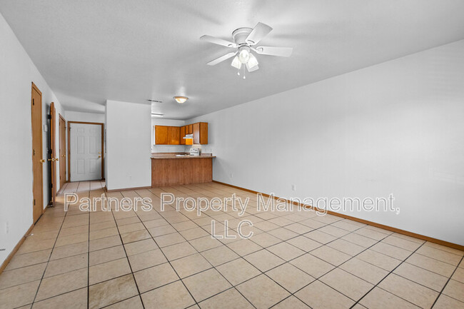 Building Photo - 886 Curtis Ave