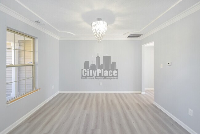 Building Photo - 6677 W Longview Dr