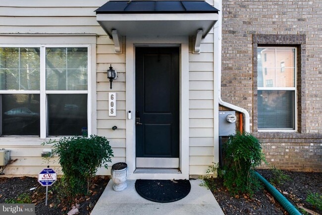 Primary Photo - 608 Parkside Pl NE