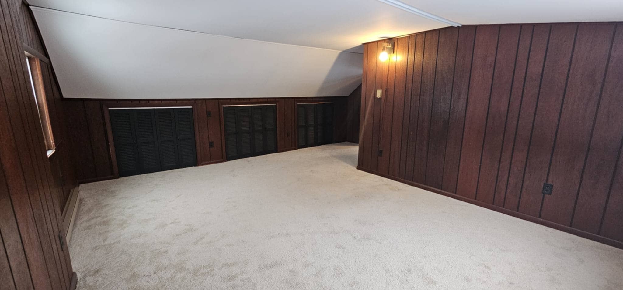 Building Photo - 7901 Elm St