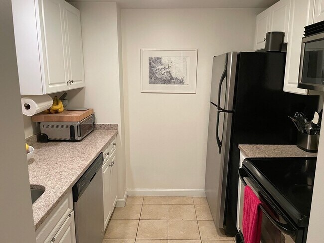 Building Photo - 8 Museum Way