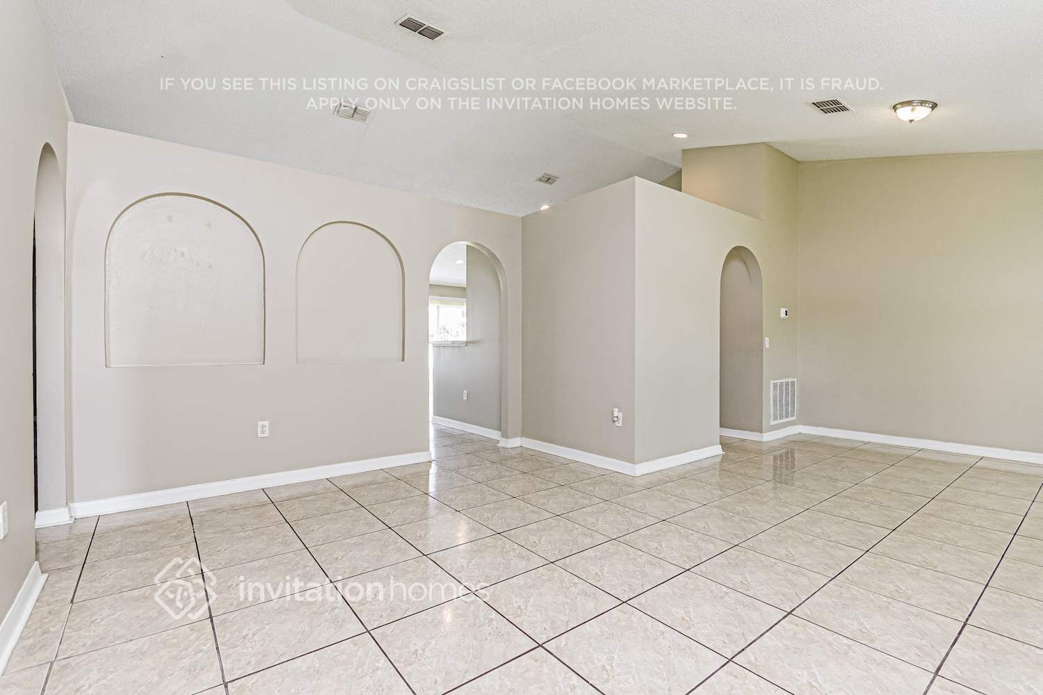 Building Photo - 1160 St Tropez Ct