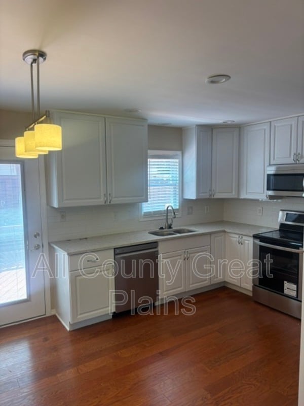 Building Photo - 6101 W 58th St