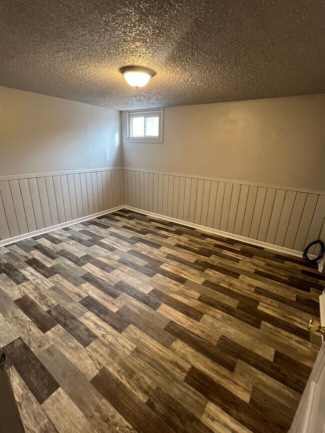 Building Photo - 405 E Watertown St