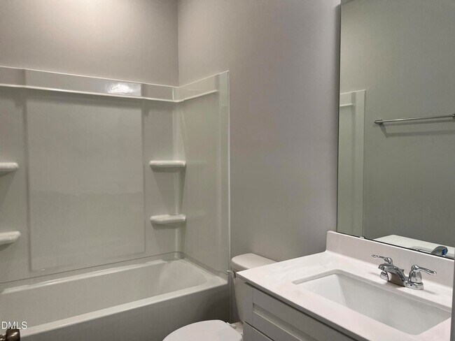 Building Photo - 642 Gimari Dr