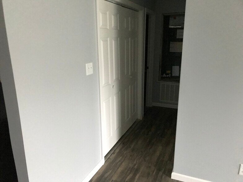 Building Photo - 5768 Aftonshire Dr