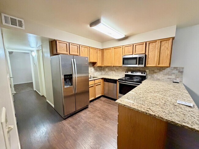 Building Photo - 136 E 400 N