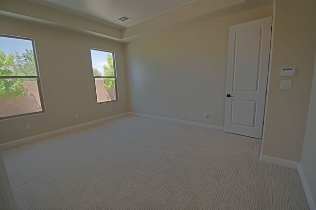 Building Photo - 4bd/3ba Spacious Home Available in the North Valley!