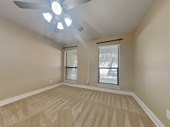 Building Photo - 1511 Paige St