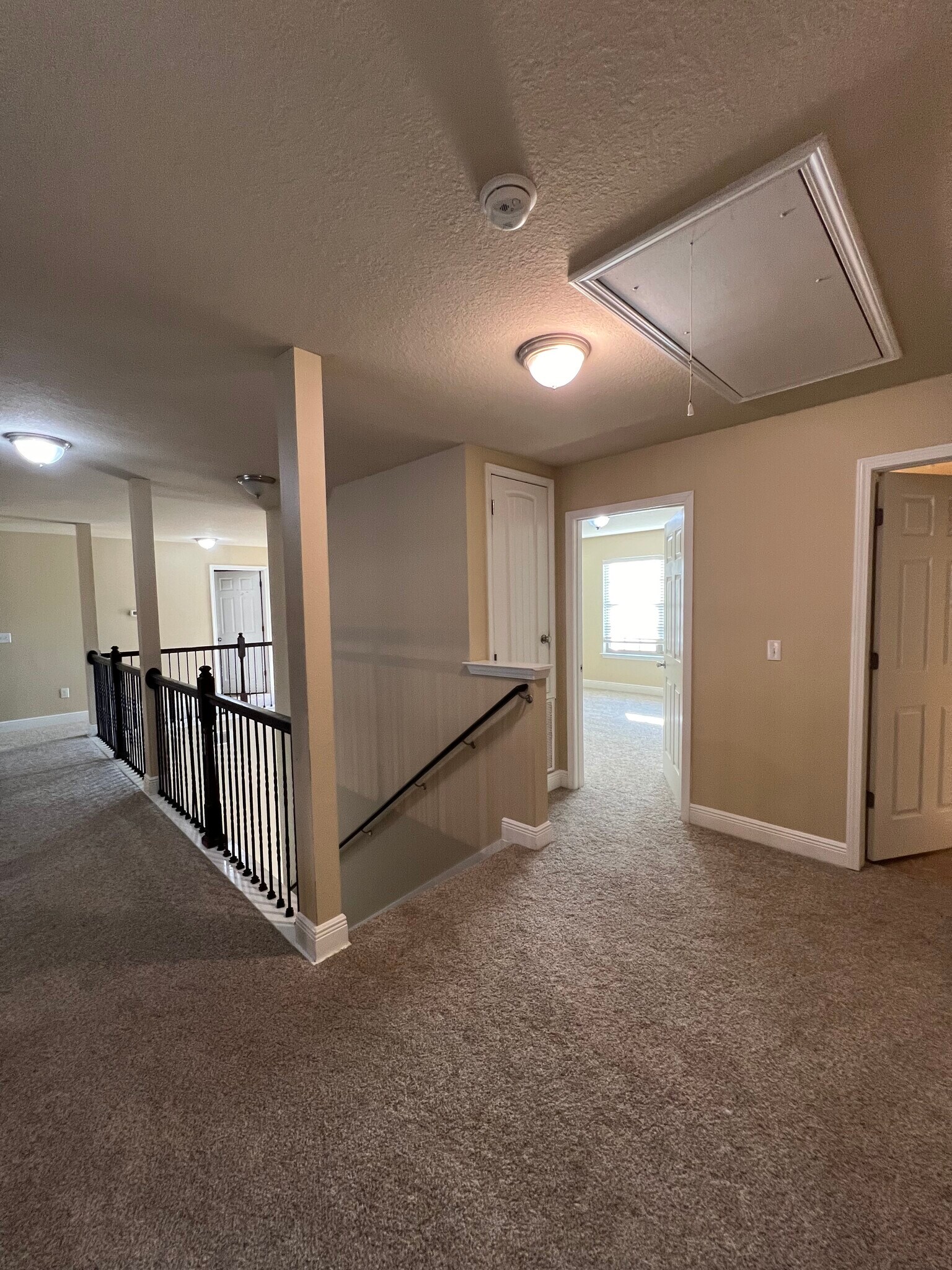 Building Photo - 68 Hemingway Ln
