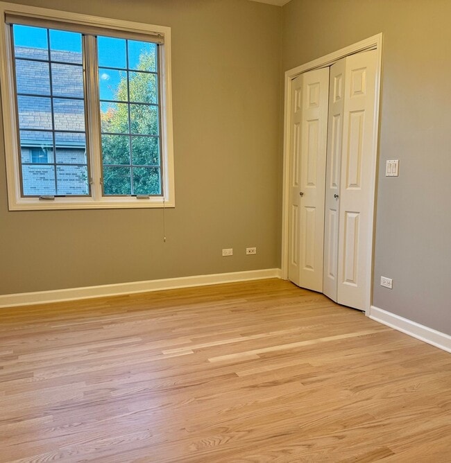 Building Photo - 1522 Stonegate Manor