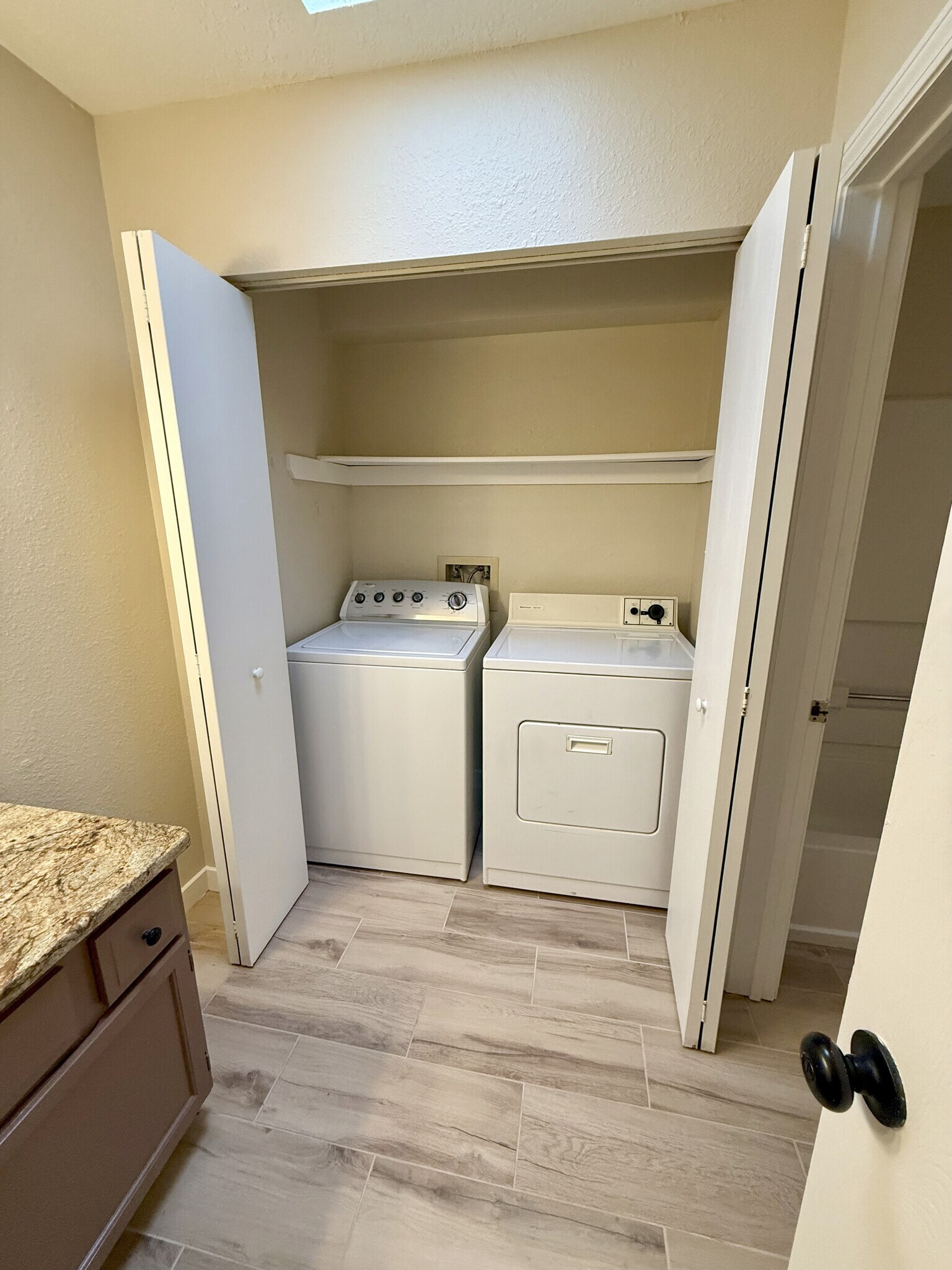 Laundry - 5801 Lowell St NE