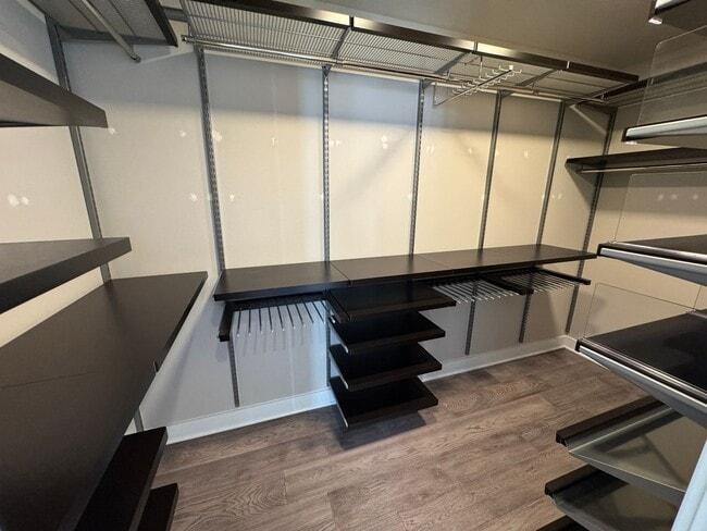 Building Photo - 4Bd/3.25Ba Kirkland Townhouse