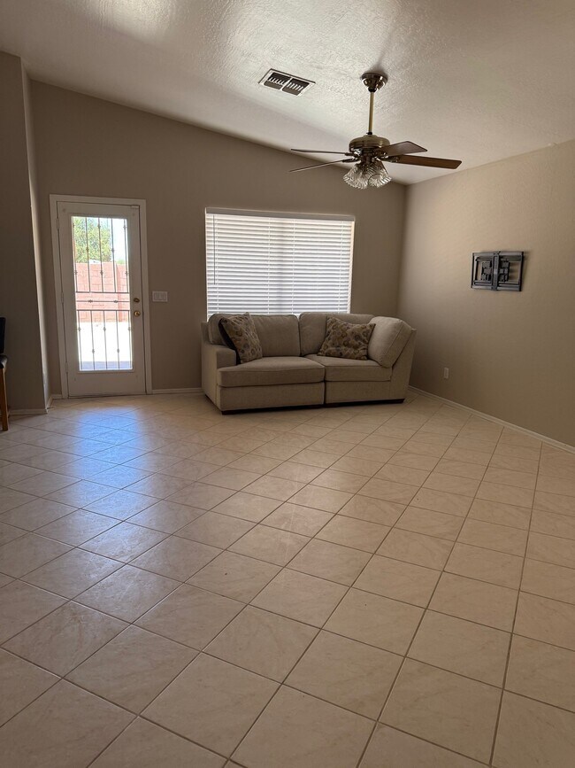 Building Photo - 1734 E San Xavier Dr
