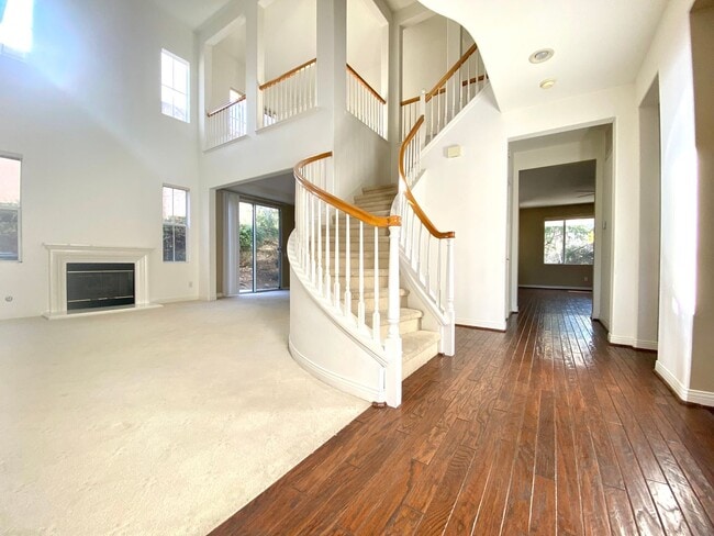 Building Photo - Spacious 4 bed 3 bath Newbury park home