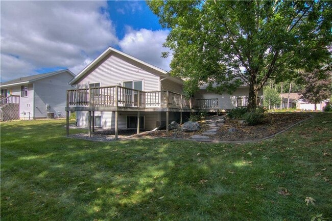 Building Photo - 715 Hewitt St