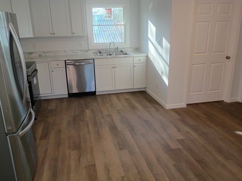 Building Photo - 101 Edmonds Dr