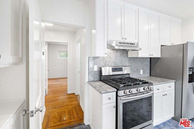 Building Photo - 4753 Saloma Ave