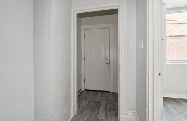 Building Photo - Pittsburgh - 3 Bed 2 Bath - Just Renovated