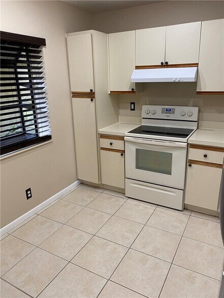 Building Photo - 2448 NW 49th Ter