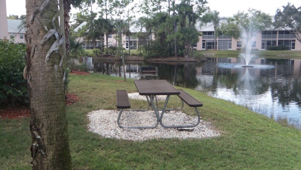 Building Photo - 186 Pebble Shores Dr