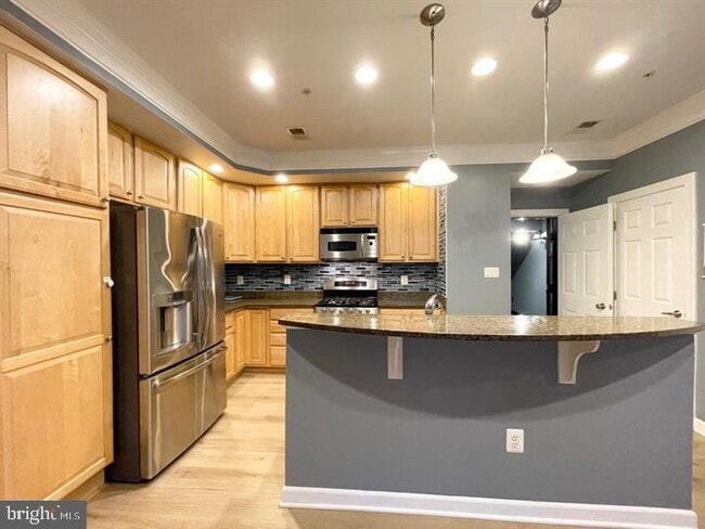 Building Photo - 9526 Hyde Pl