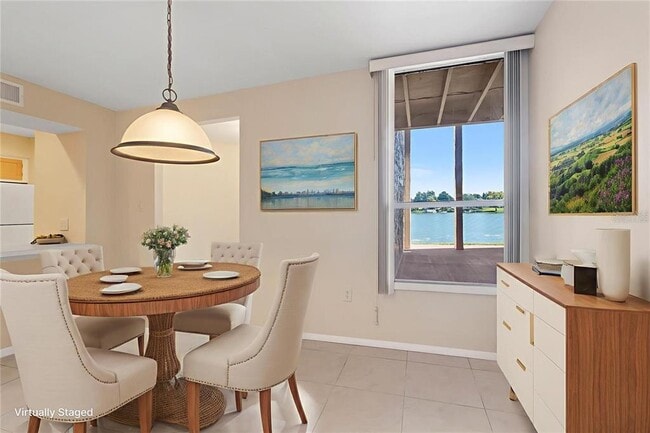 Building Photo - 534 Orange Dr