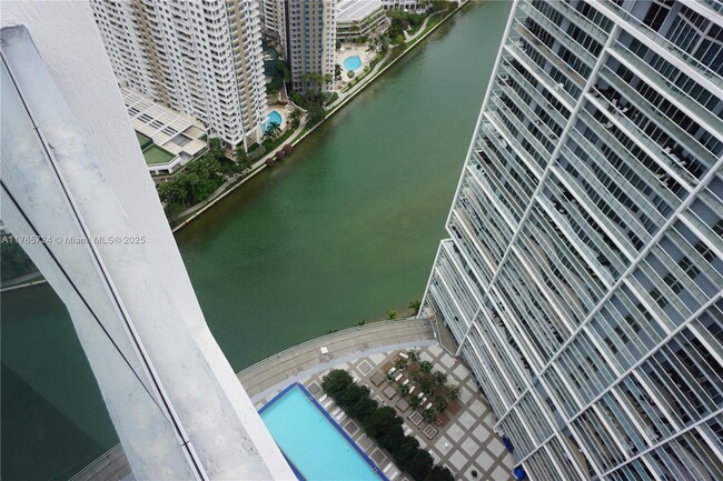 Building Photo - 475 Brickell Ave