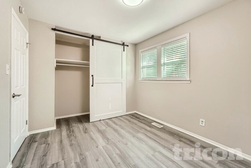 Building Photo - 9209 Edgevale Dr