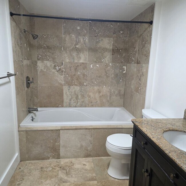 Building Photo - Live on the Water in Sausalito — 2BD with Direct Beach Access