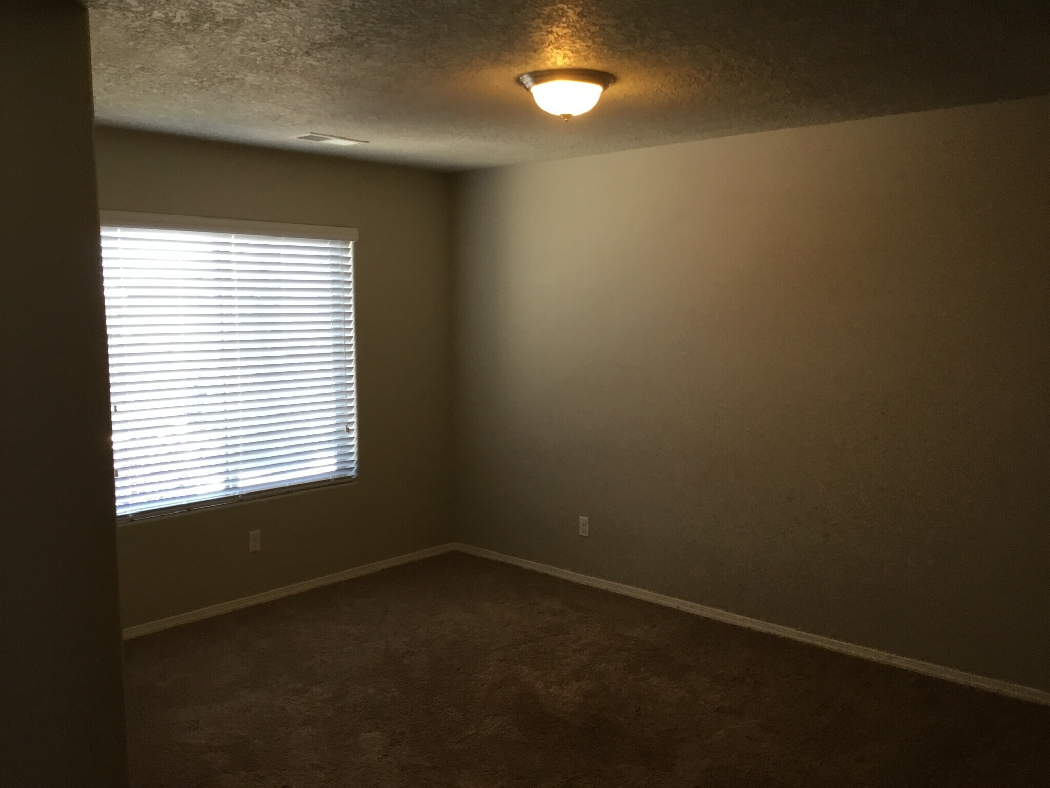 Building Photo - 2711 Full Moon Ct NE